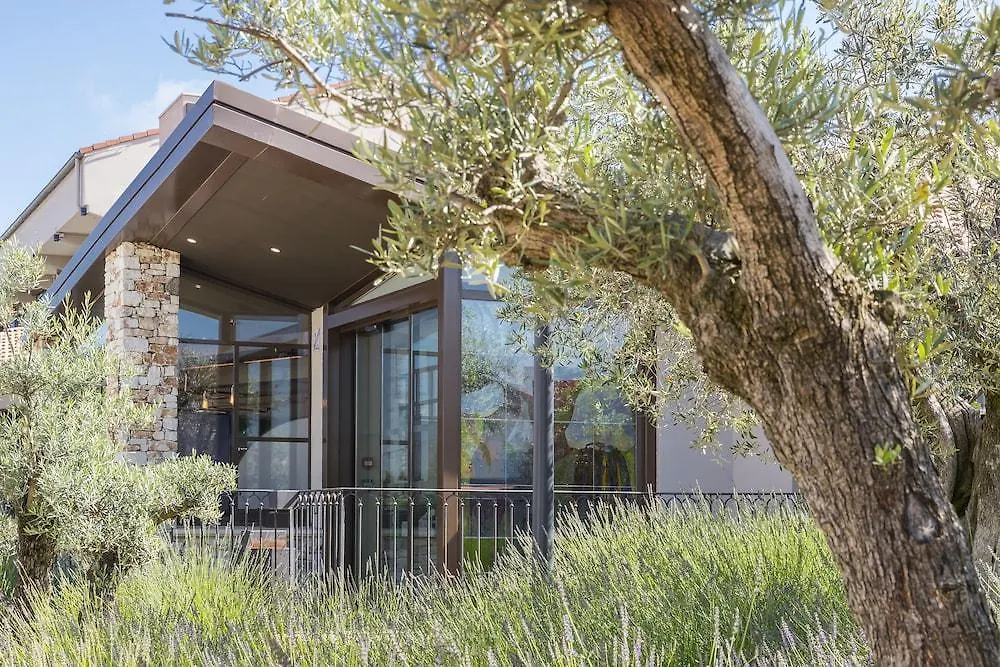 Terre De Provence Hotel & Spa Le Pontet