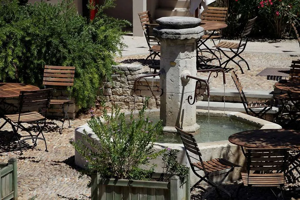 Terre De Provence Hotel & Spa Le Pontet  3*, Le Pontet (Vaucluse)
