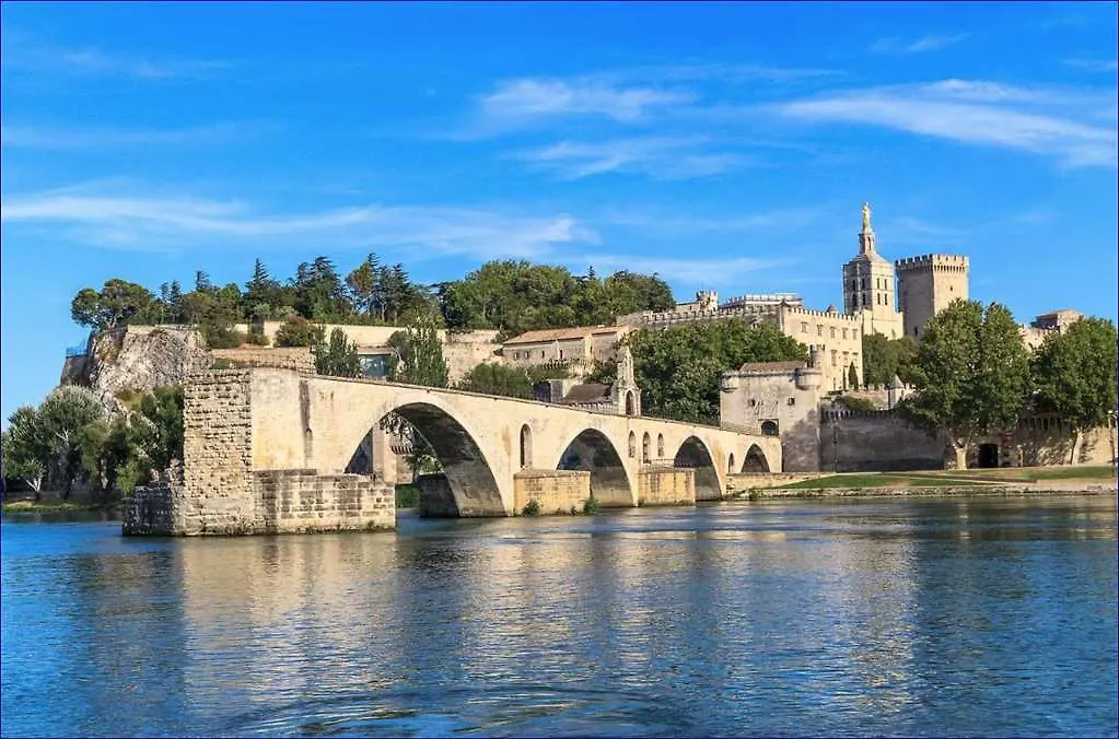 Terre De Provence Hotel & Spa Le Pontet  3*, Le Pontet (Vaucluse)